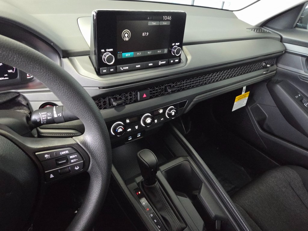 2025 Honda Accord LX photo 4