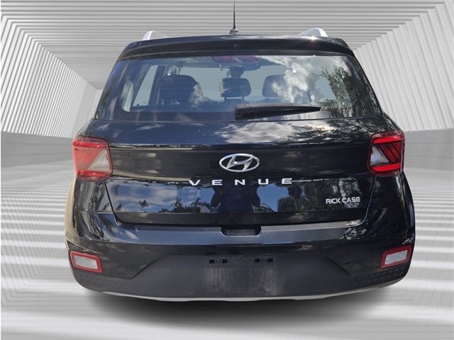 2023 Hyundai Venue SEL photo 4