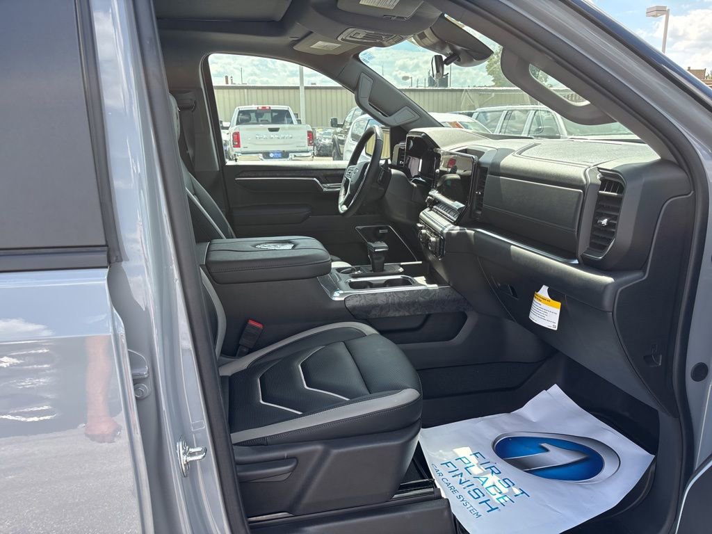 2025 Chevrolet Silverado 1500 RST photo 36