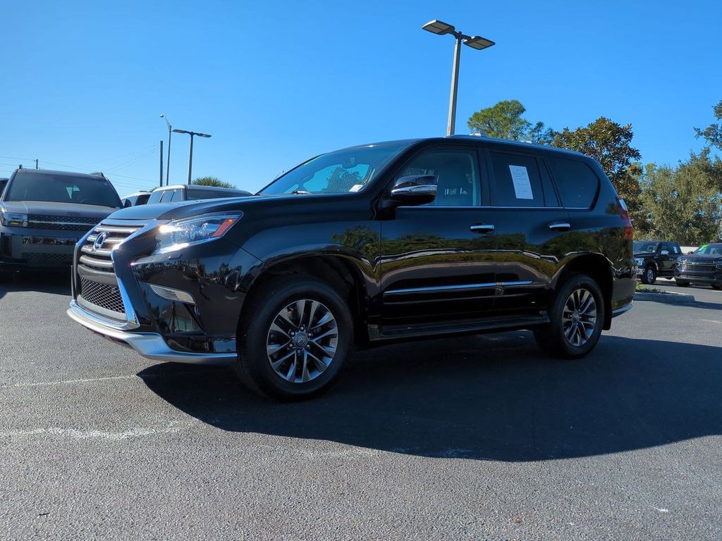 2017 Lexus GX Base's photo