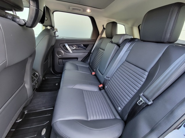 2024 Land Rover Discovery Sport S photo 18