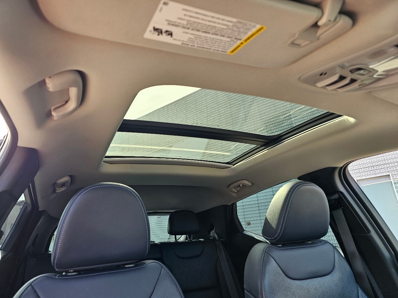 2022 Chevrolet Bolt EUV Premier photo 3
