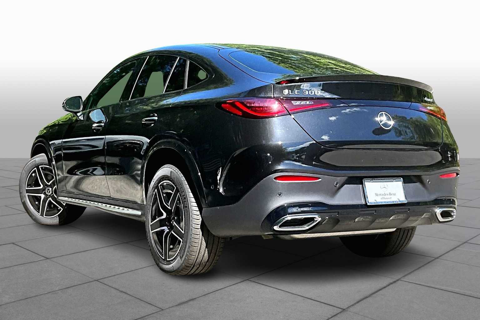 2025 Mercedes Benz GLC 300 4MATIC photo 4