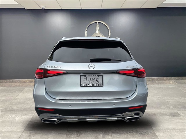 2025 Mercedes Benz GLC 300 4MATIC photo 3