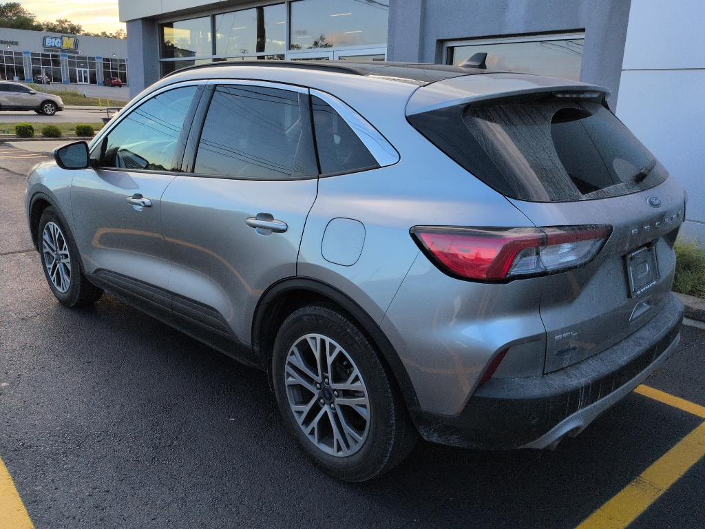 2022 Ford Escape SEL photo 4