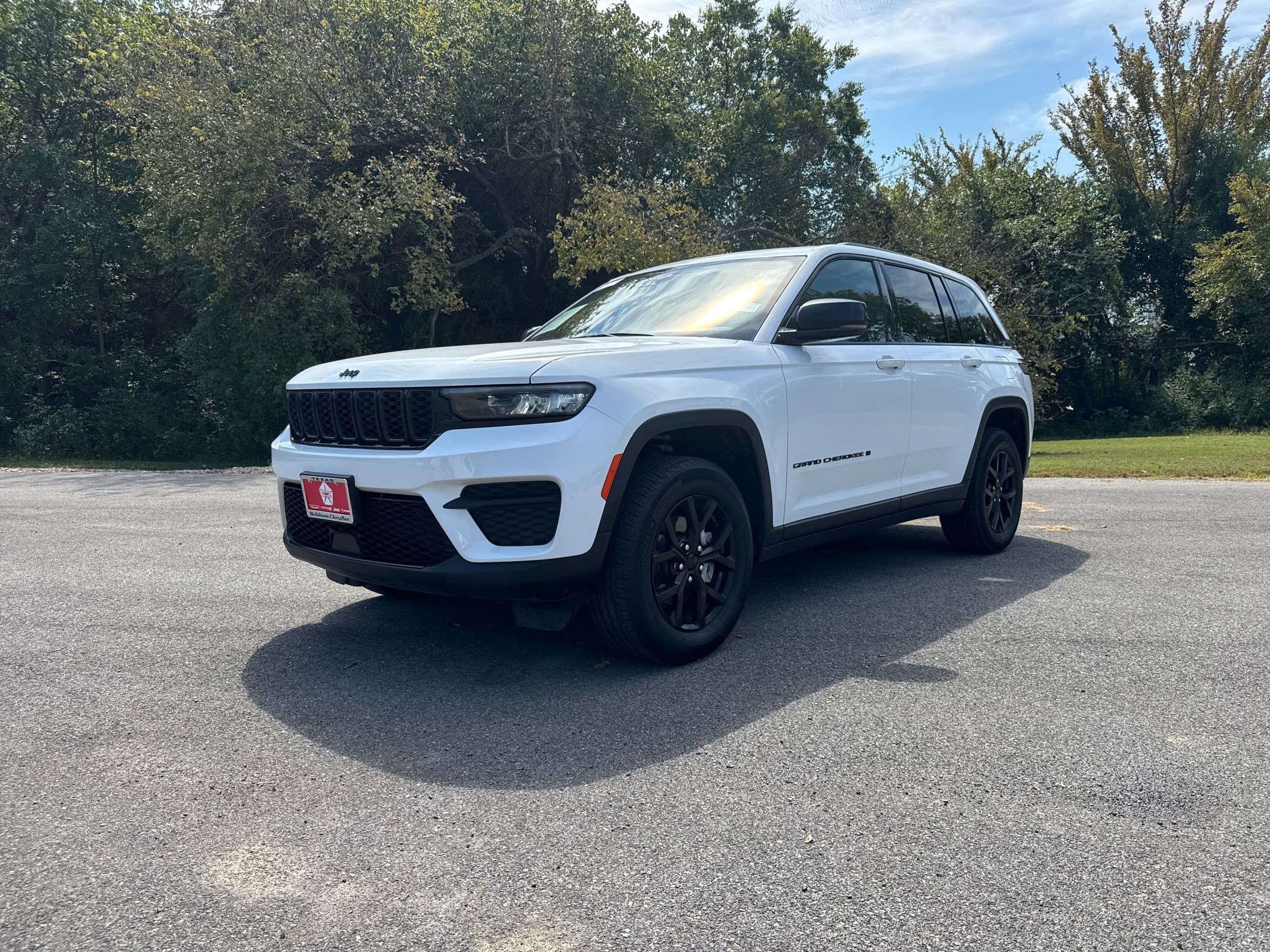 2024 Jeep Grand Cherokee Altitude photo 2