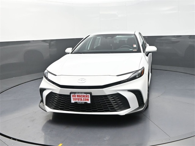 2025 Toyota Camry SE photo 2