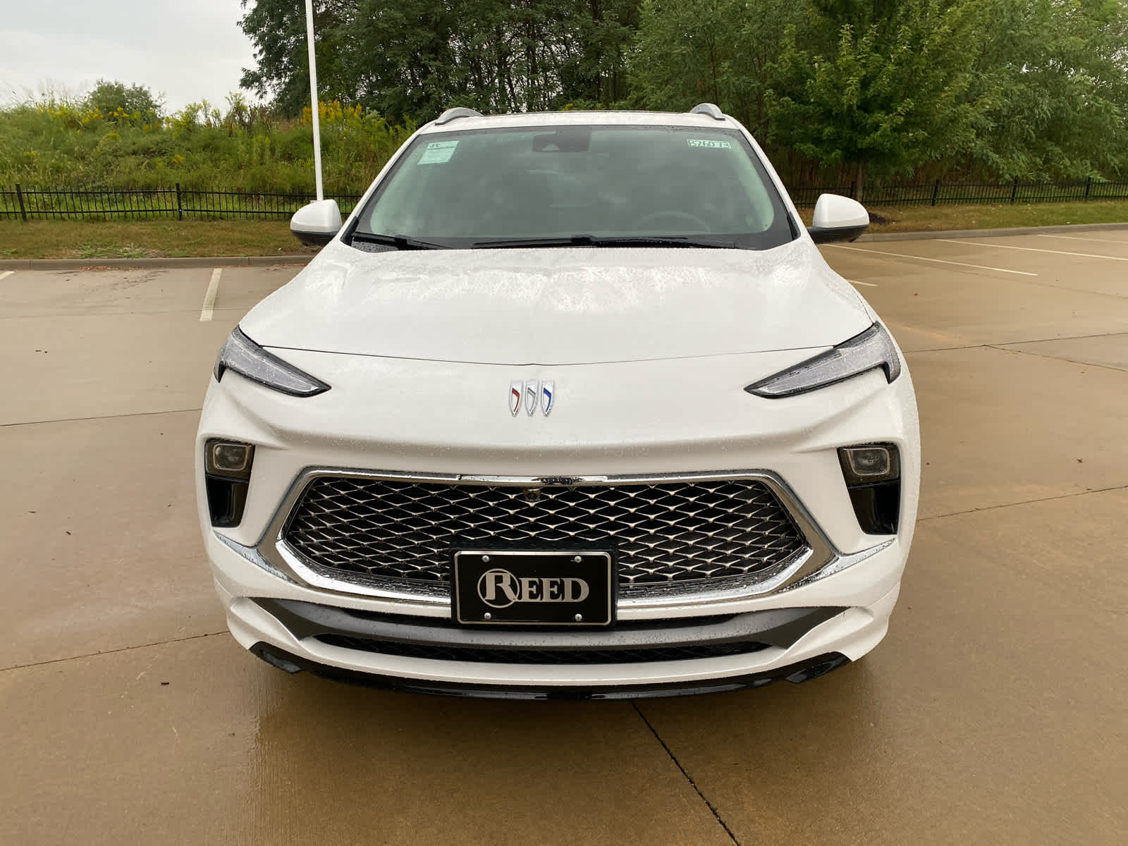 2026 Buick Encore GX Avenir photo 2