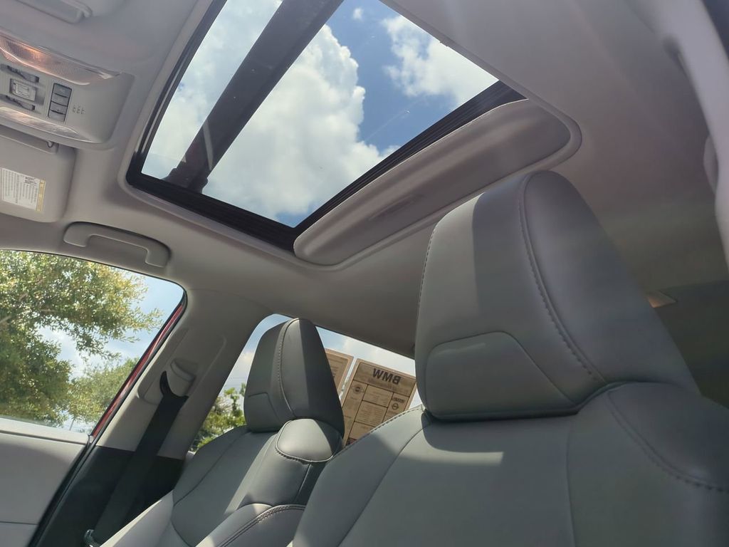 2019 Toyota RAV4 XLE Premium photo 20