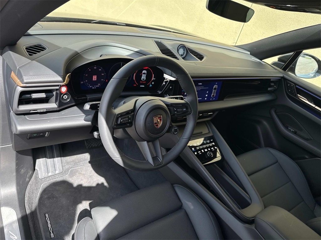 2024 Porsche Macan Electric 4 photo 4