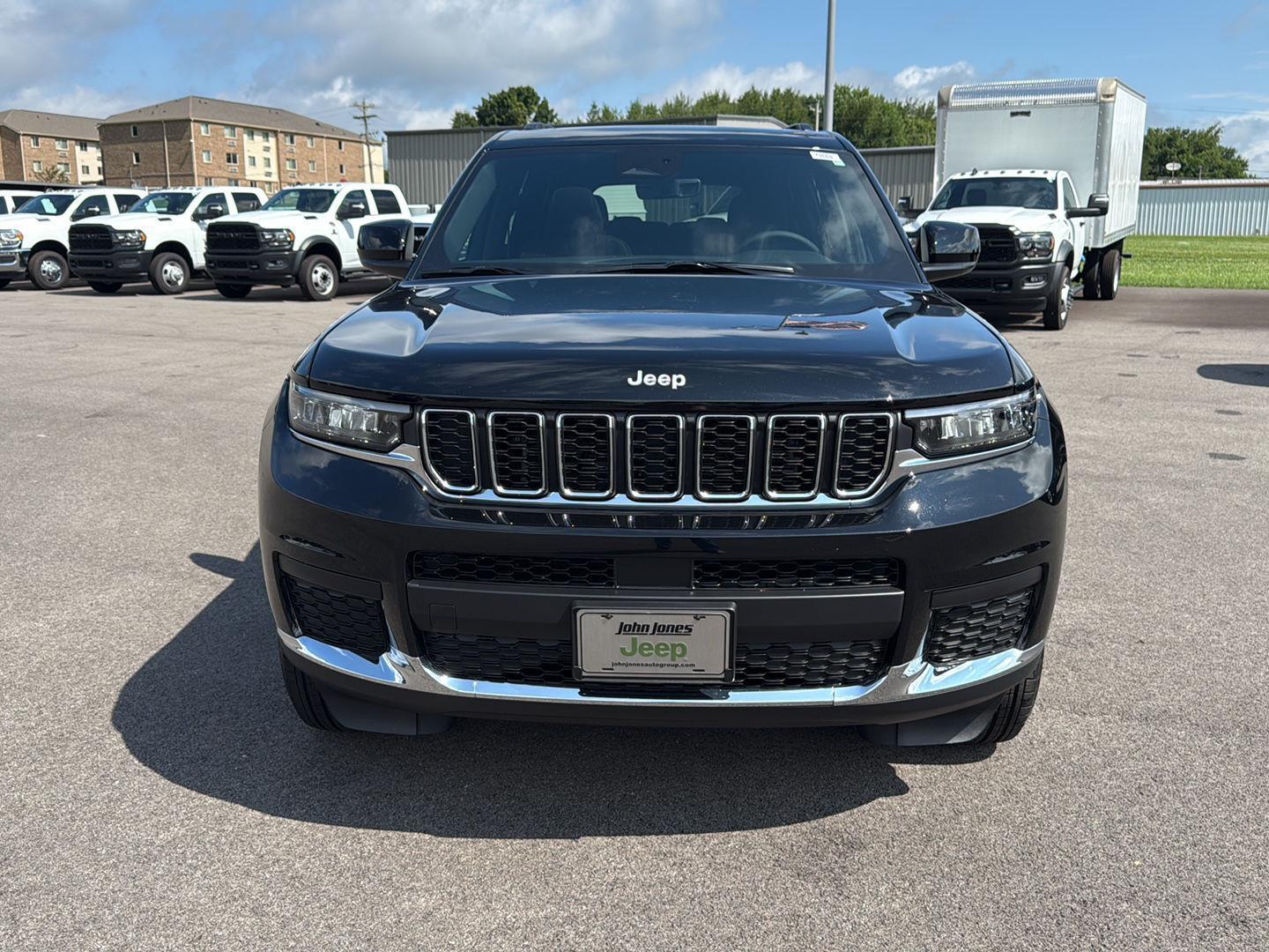 2025 Jeep Grand Cherokee Laredo X photo 15