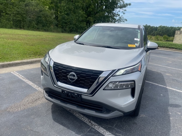 2023 Nissan Rogue SV photo 2