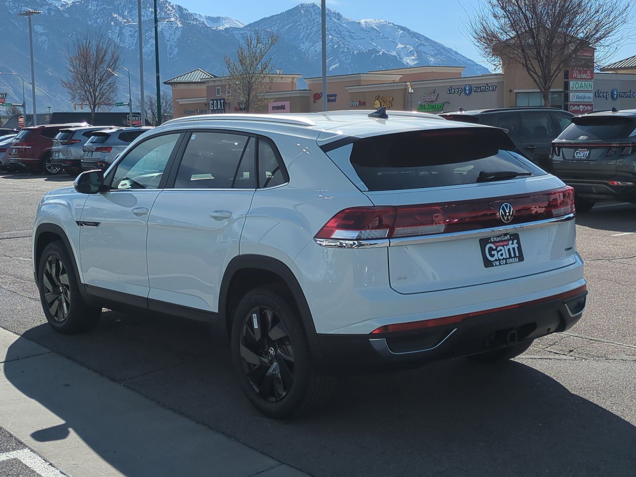 2025 Volkswagen Atlas Cross Sport SE Technology photo 3
