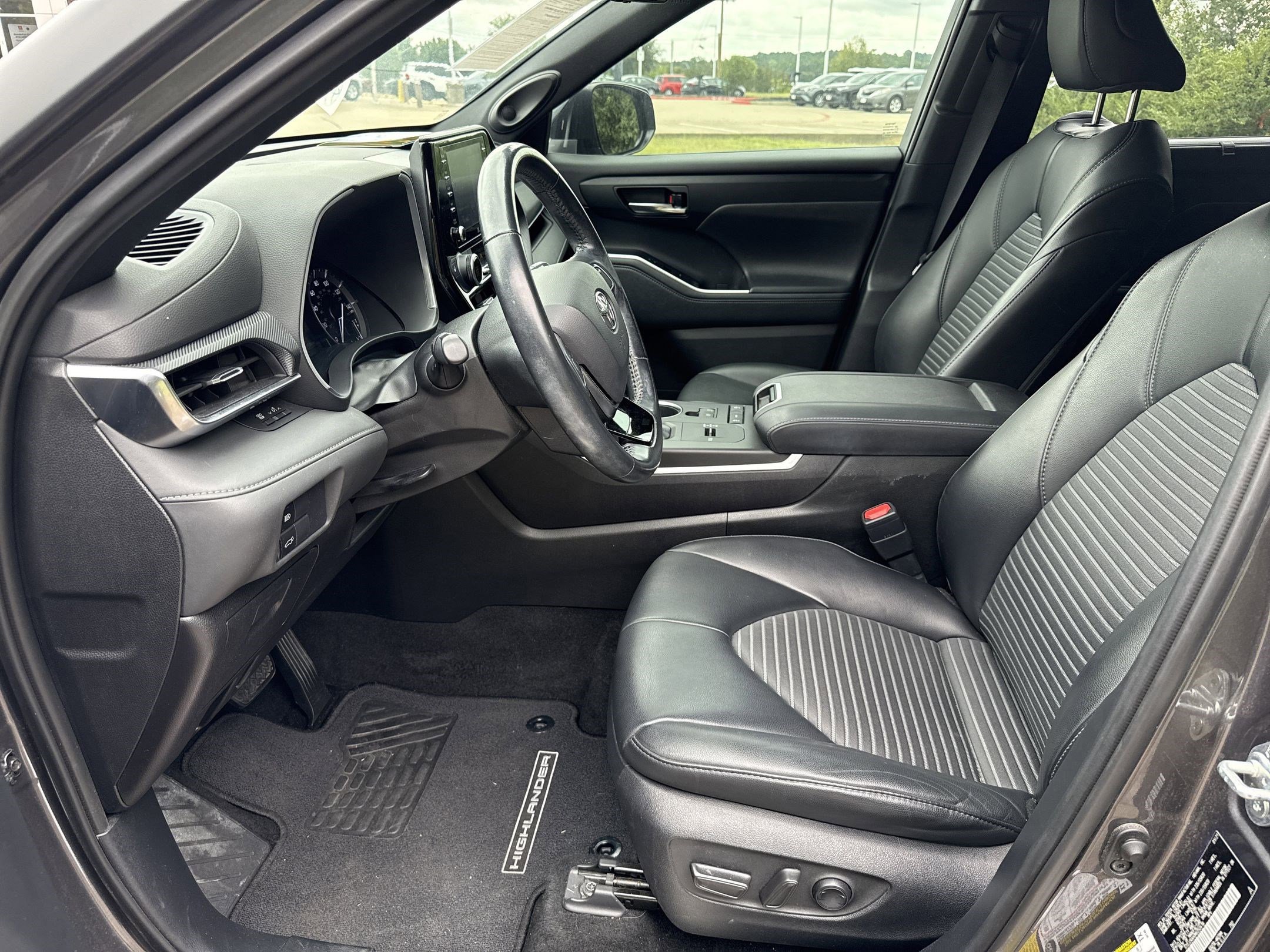 2021 Toyota Highlander XSE photo 5