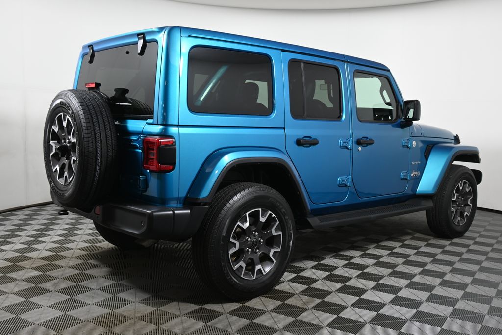 2024 Jeep Wrangler Sahara photo 7