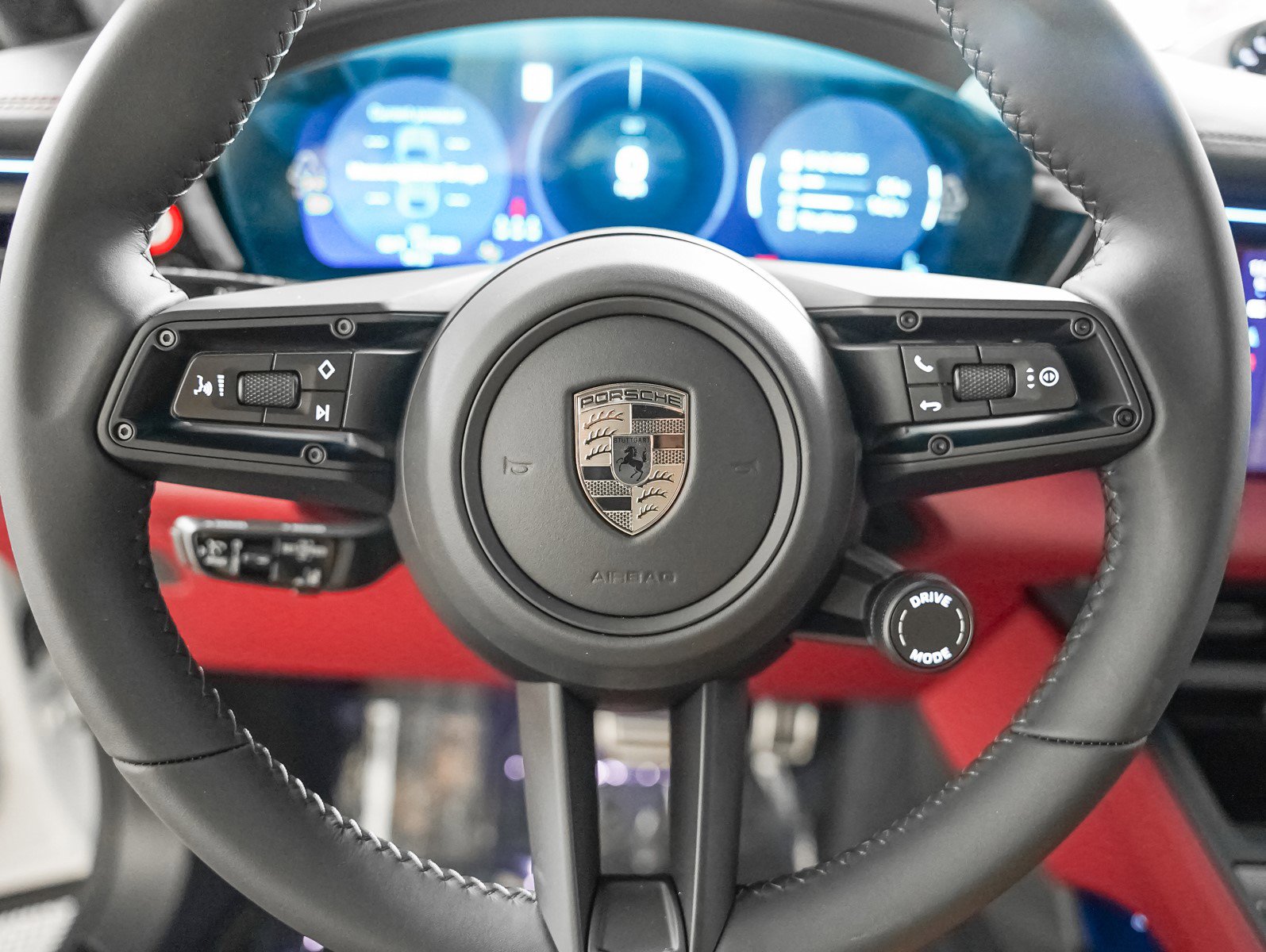 2025 Porsche Macan Electric Turbo photo 16