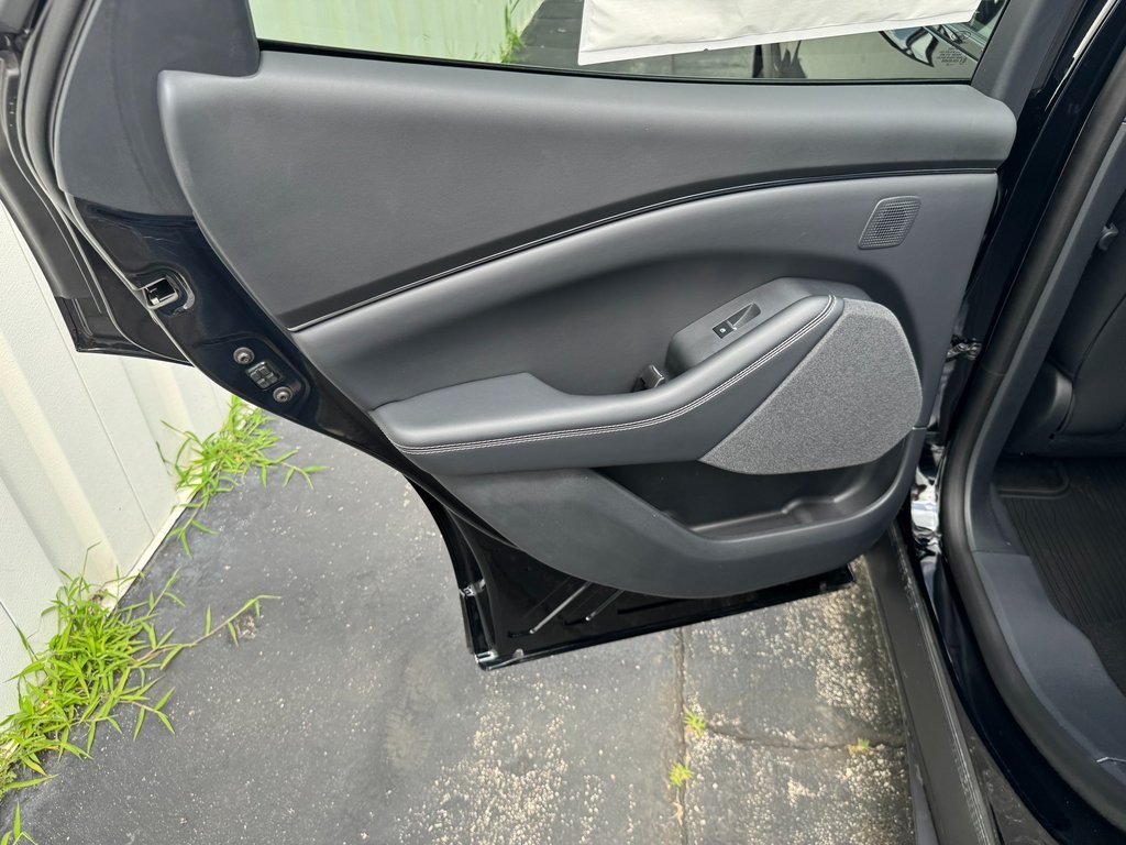 2025 Ford Mustang Mach-E Premium photo 29