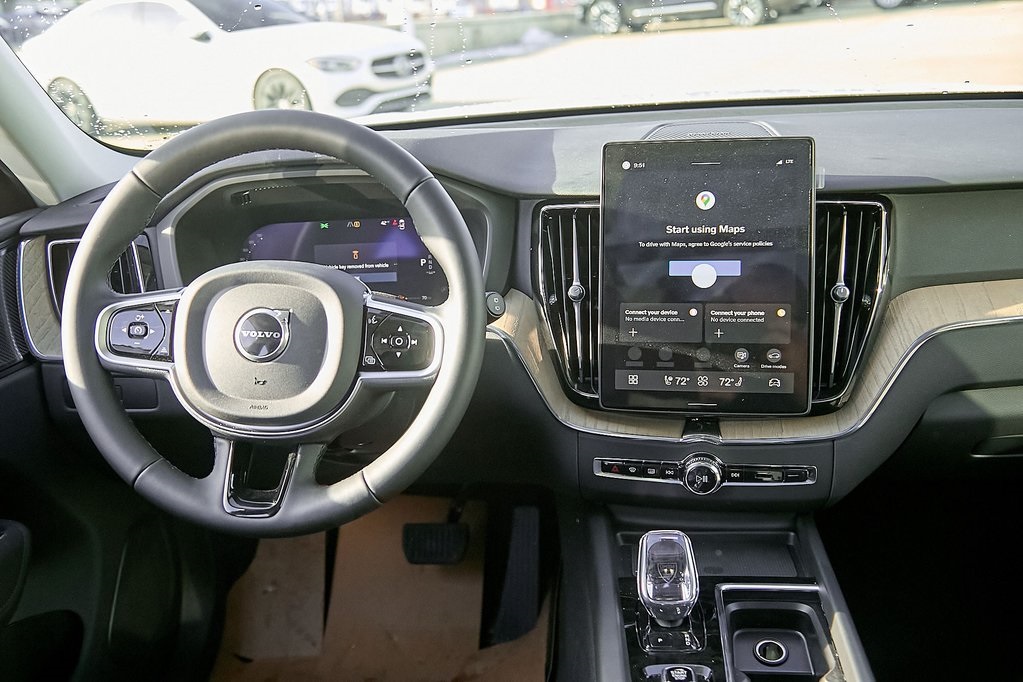 2026 VOLVO XC60 - Image 24