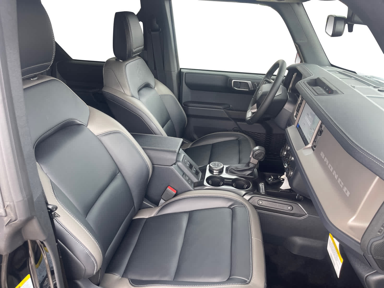 2025 Ford Bronco Outer Banks photo 10