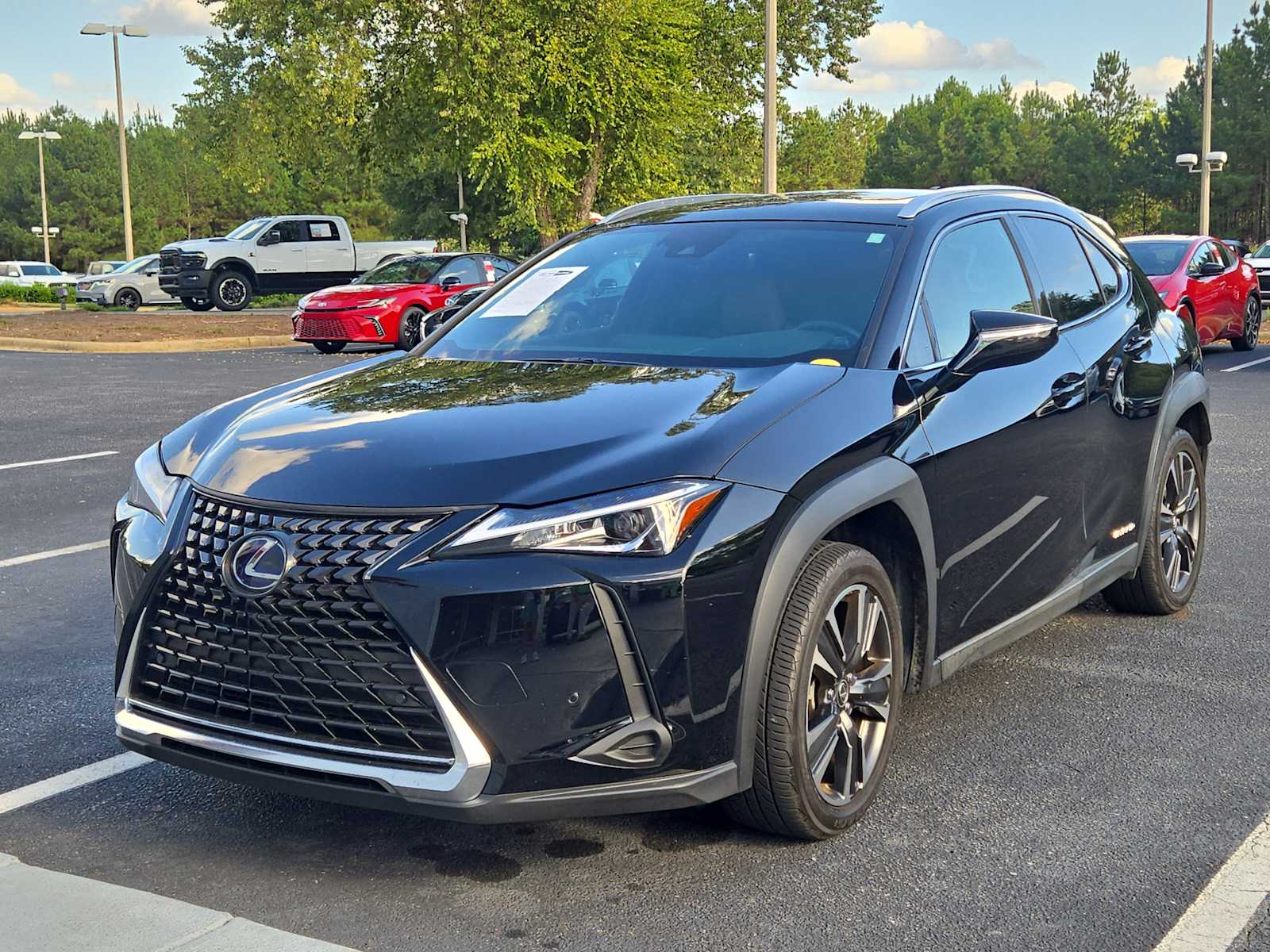 2021 Lexus UX 250h photo 3
