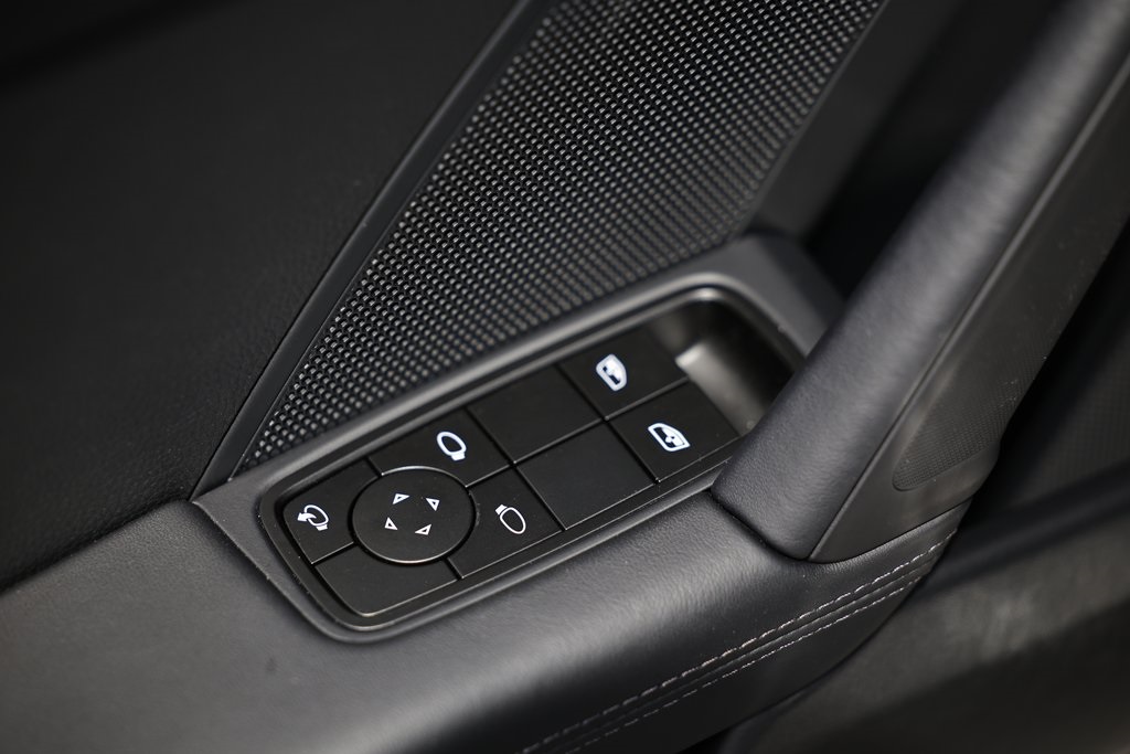 2025 Porsche 911 photo 21