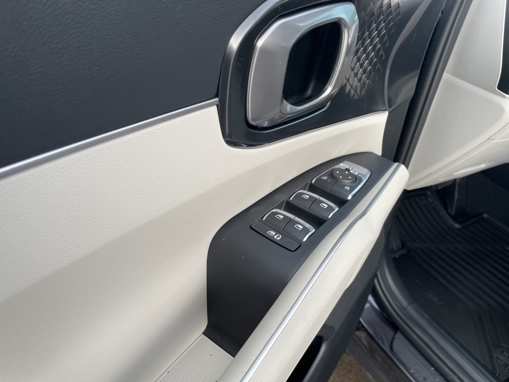 2025 Kia Sorento S photo 16