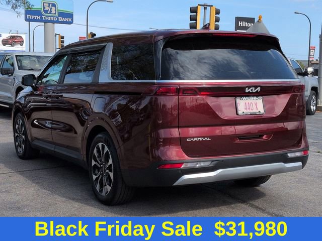 2023 Kia Carnival EX photo 2