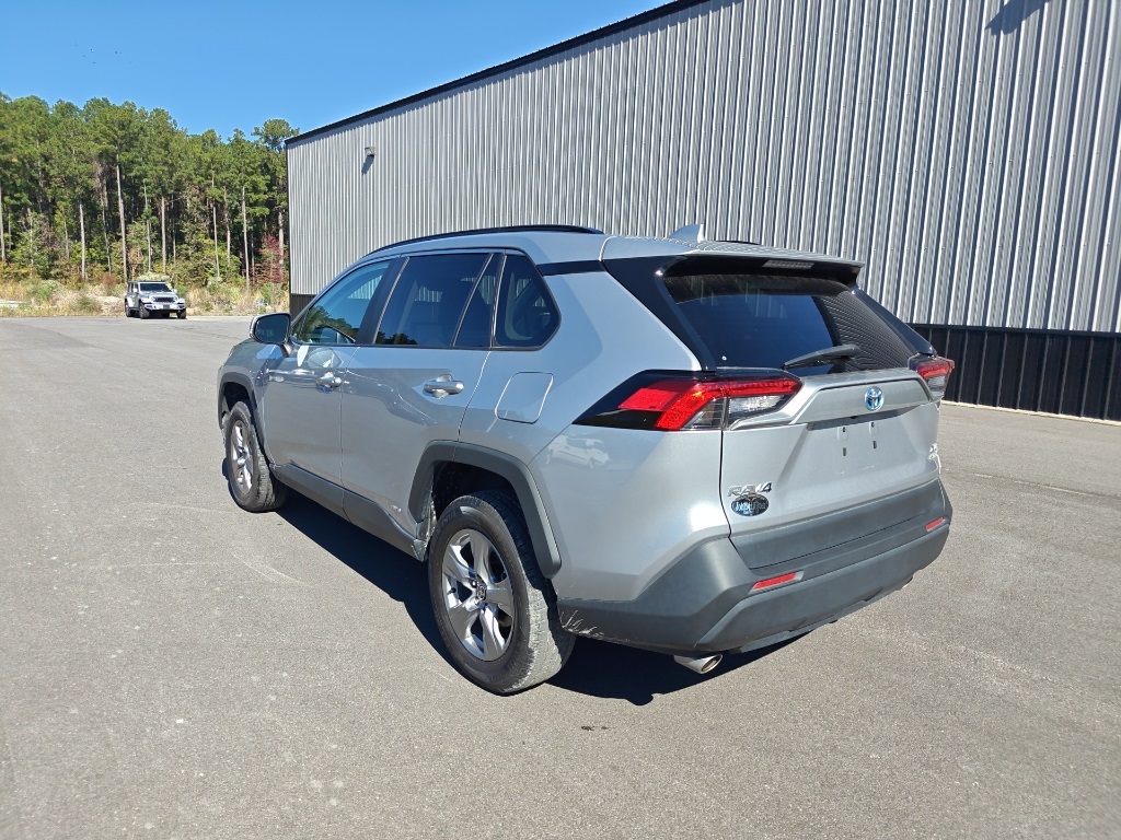 2023 Toyota RAV4 Hybrid XLE photo 2