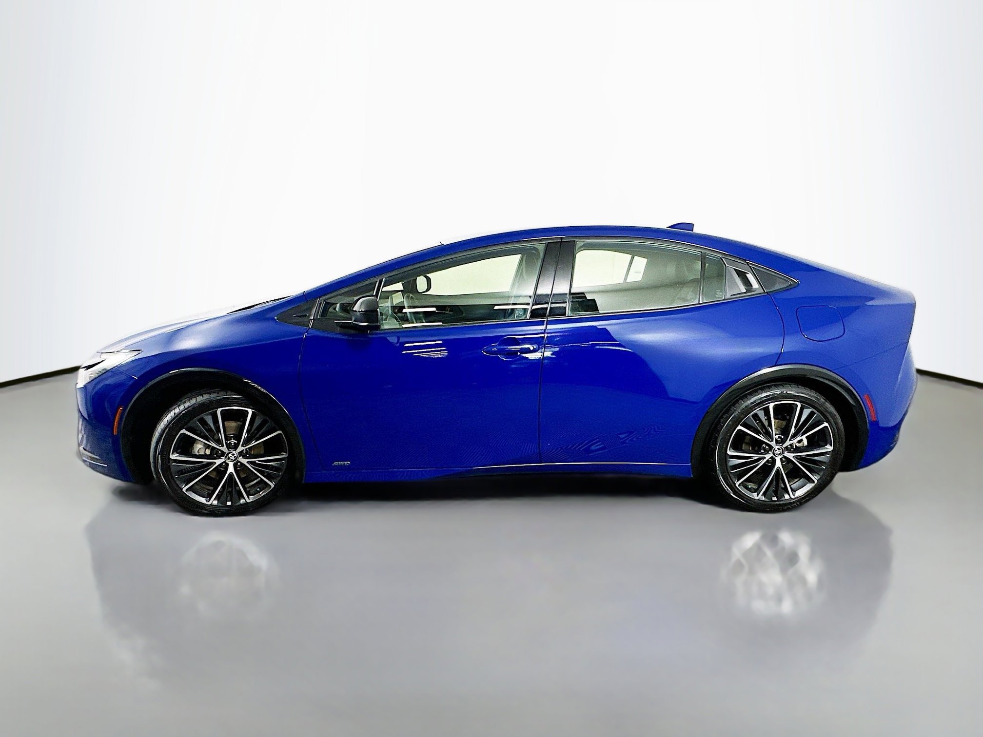 2024 Toyota Prius Limited photo 4