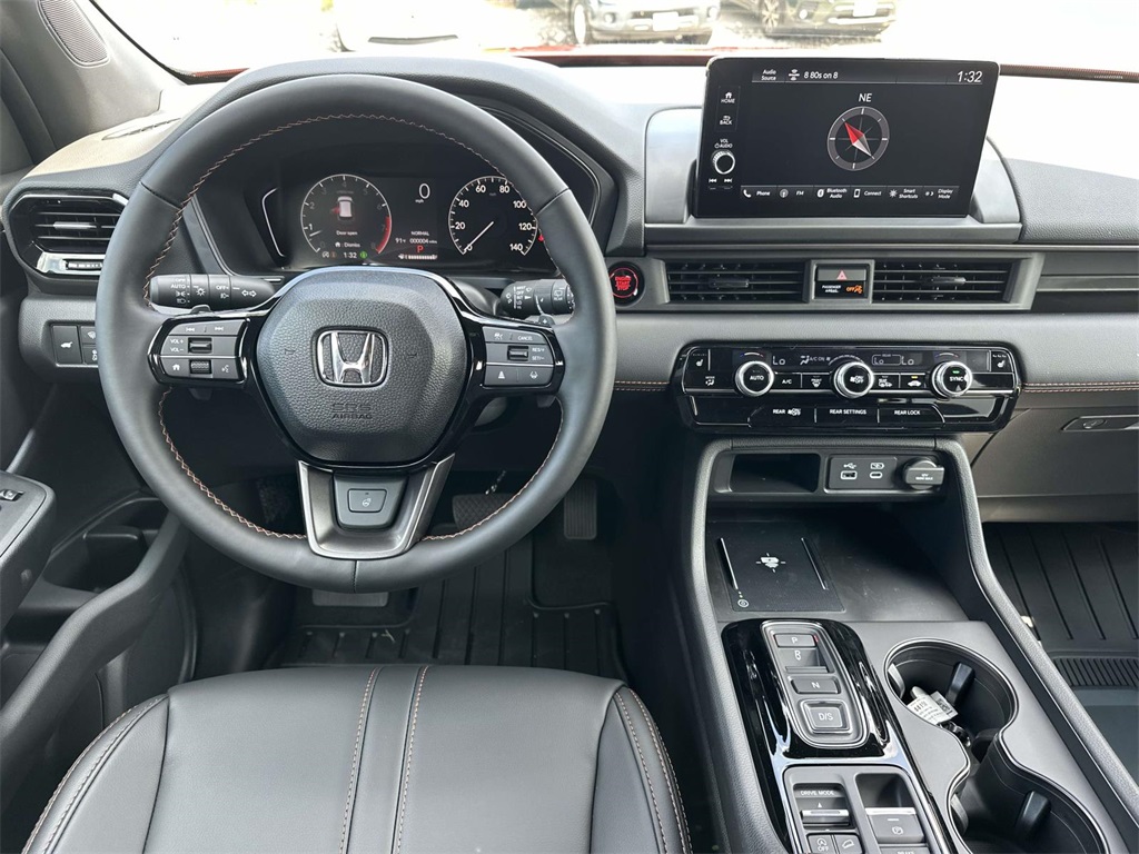 2025 Honda Pilot TrailSport photo 8