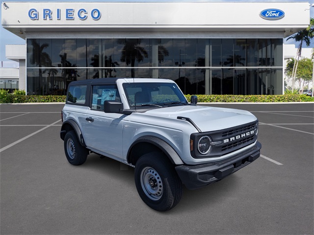 2025 Ford Bronco Base photo 2