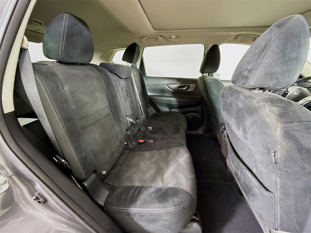 2016 Nissan Rogue SV photo 27