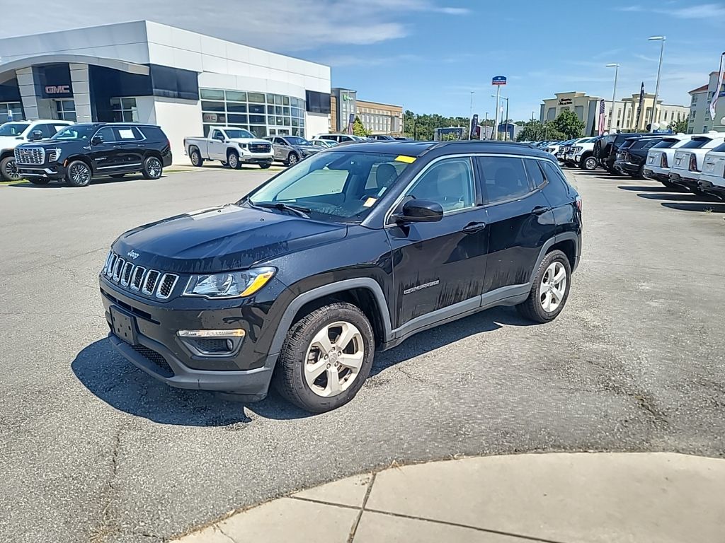 2017 Jeep Compass Latitude photo 3