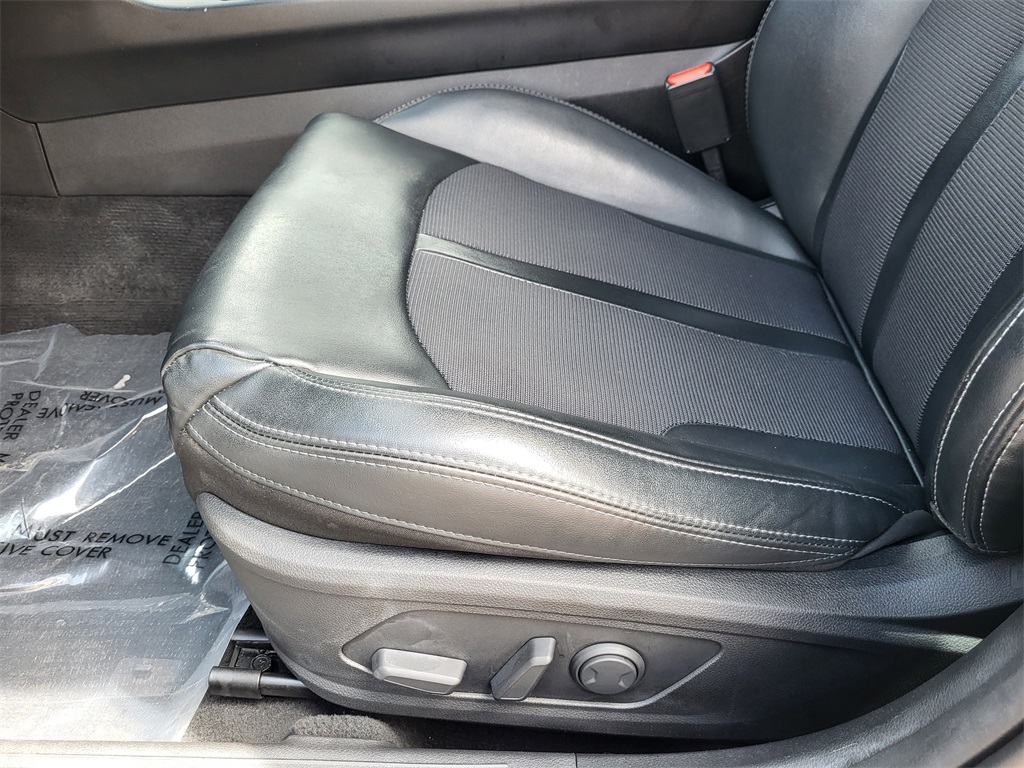 2022 Kia K5 GT-Line photo 15