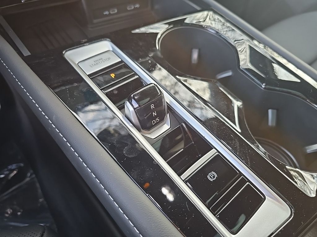 2025 Volkswagen Atlas Cross Sport SEL R-Line photo 11