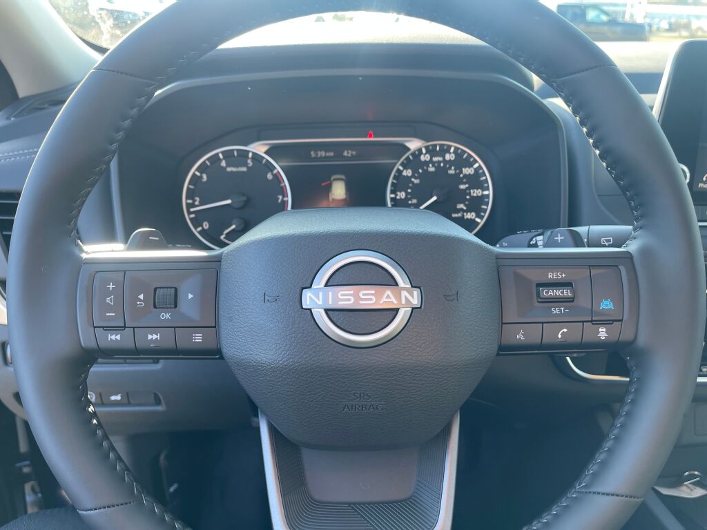 2026 Nissan Rogue SV photo 11