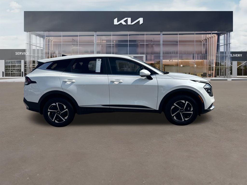 2023 Kia Sportage Hybrid LX photo 2