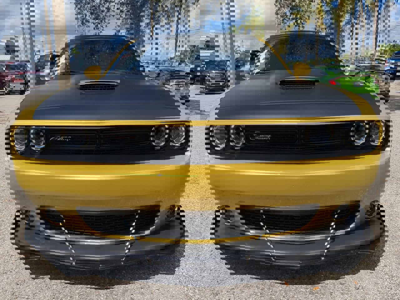 2021 Dodge Challenger R/T photo 3