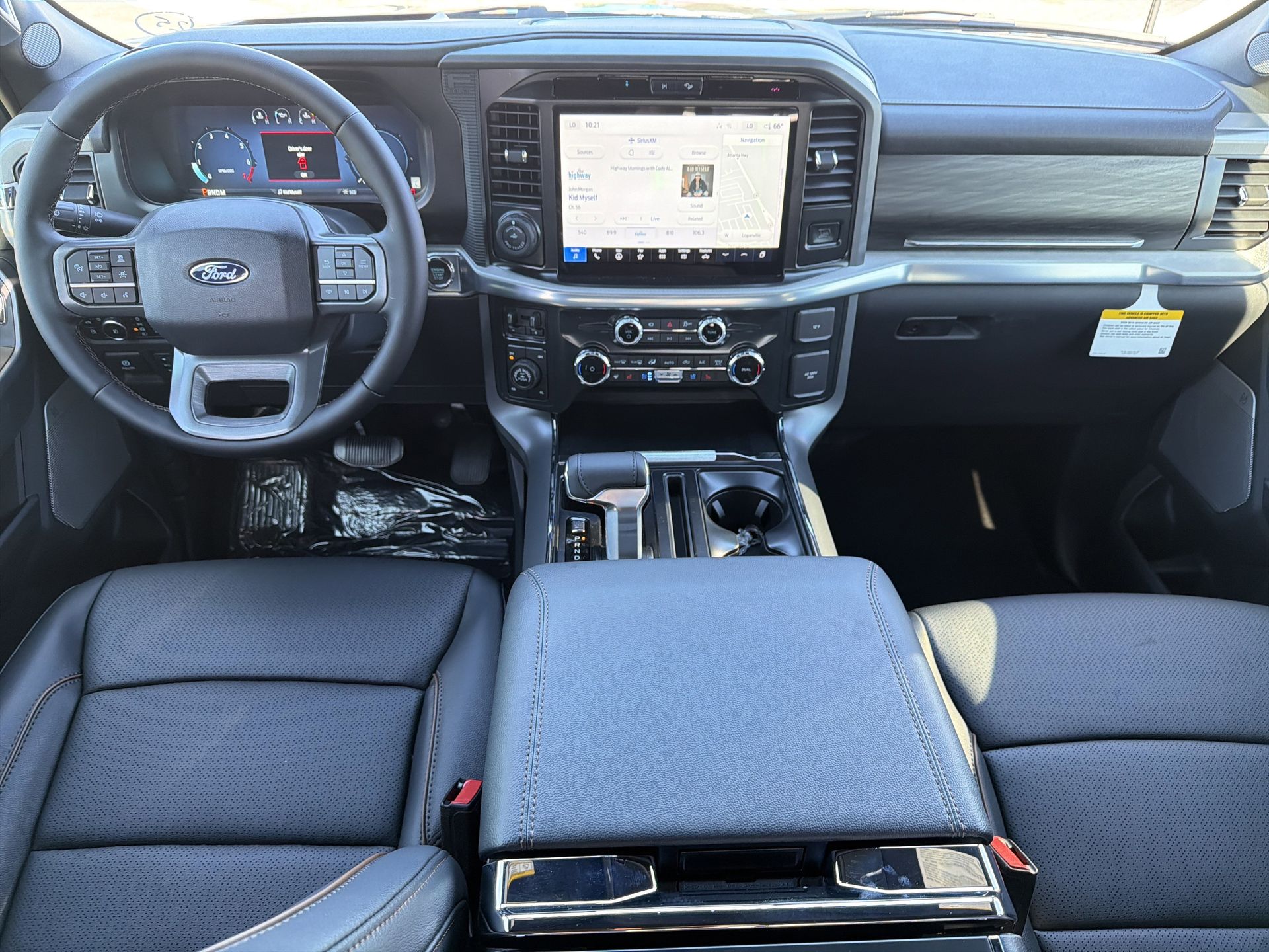 2025 Ford F-150 Lariat photo 2