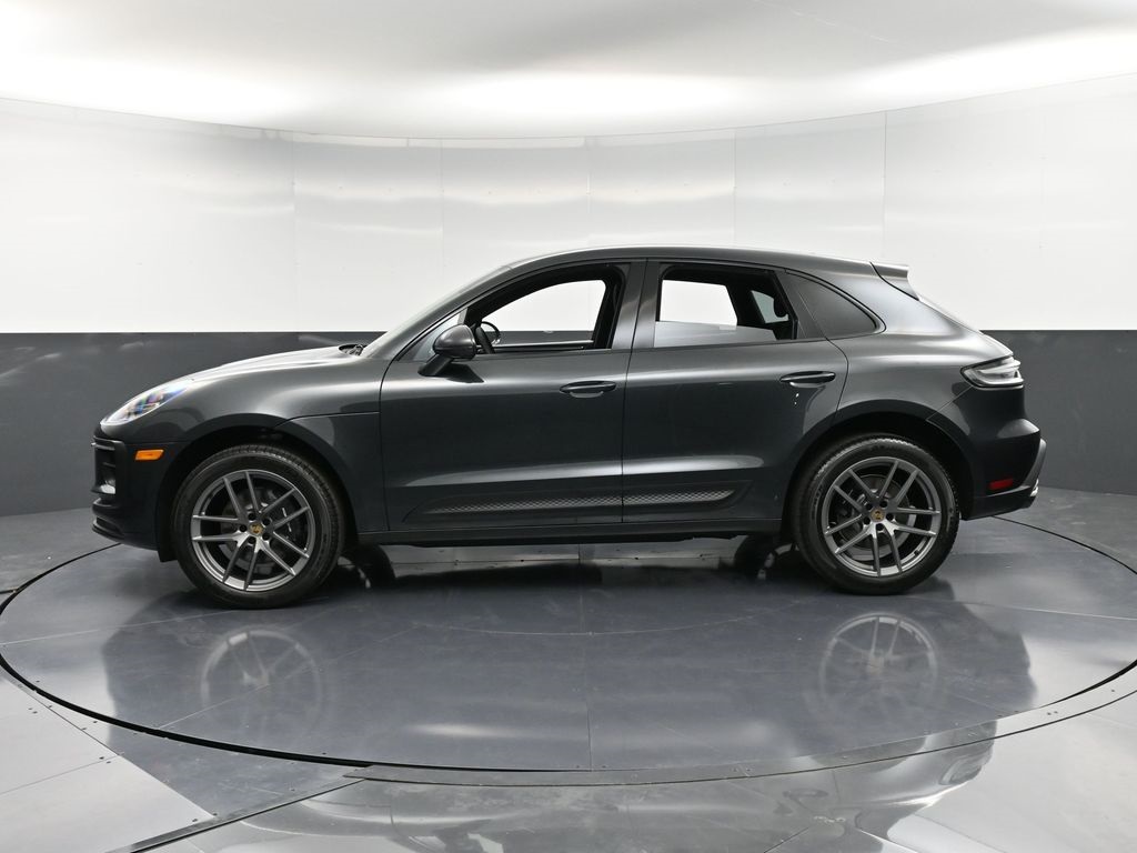 2026 Porsche Macan T photo 2