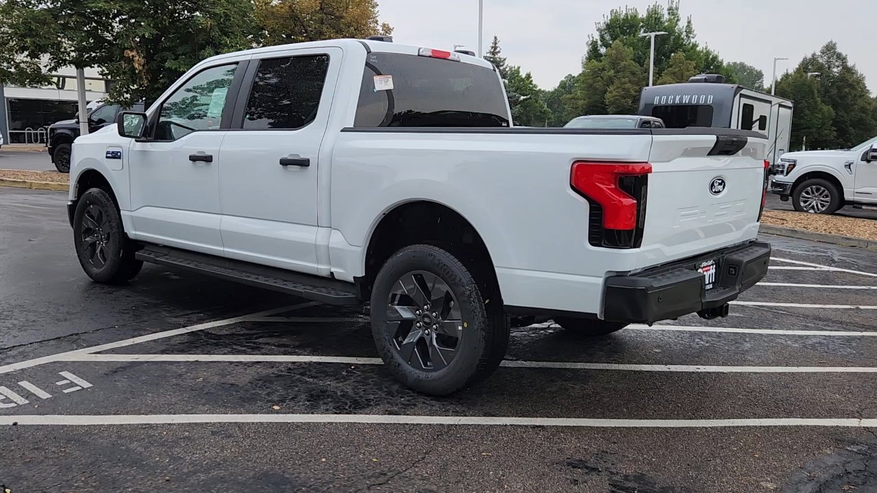 2025 Ford F-150 Lightning photo 6