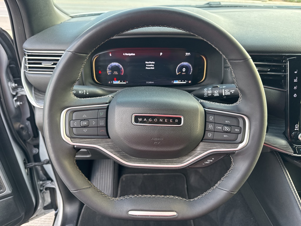 2023 Jeep Wagoneer L Series II photo 10