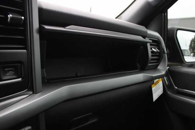 2025 Ford F-150 XLT photo 3