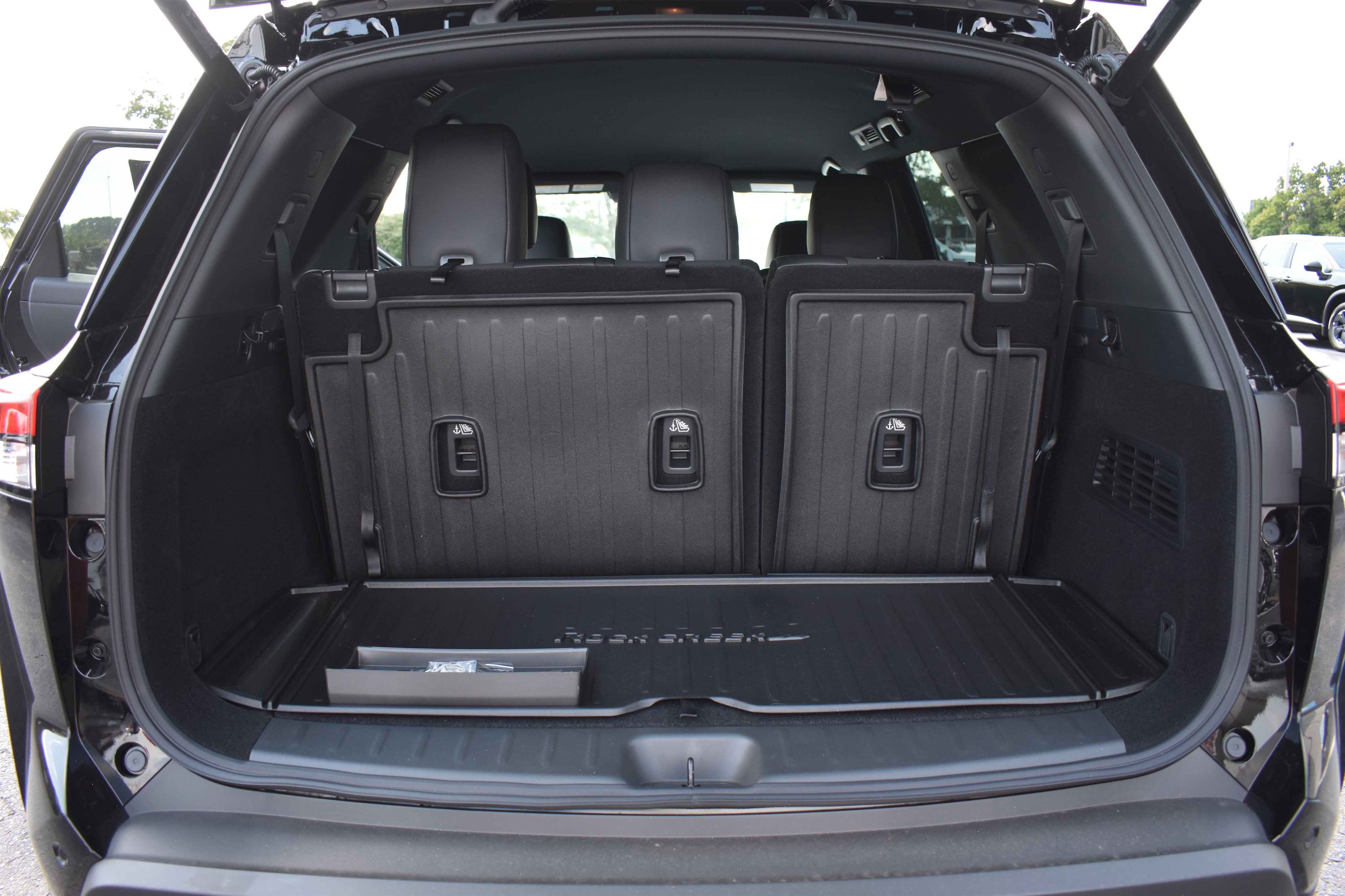 2025 Nissan Pathfinder Rock Creek photo 3