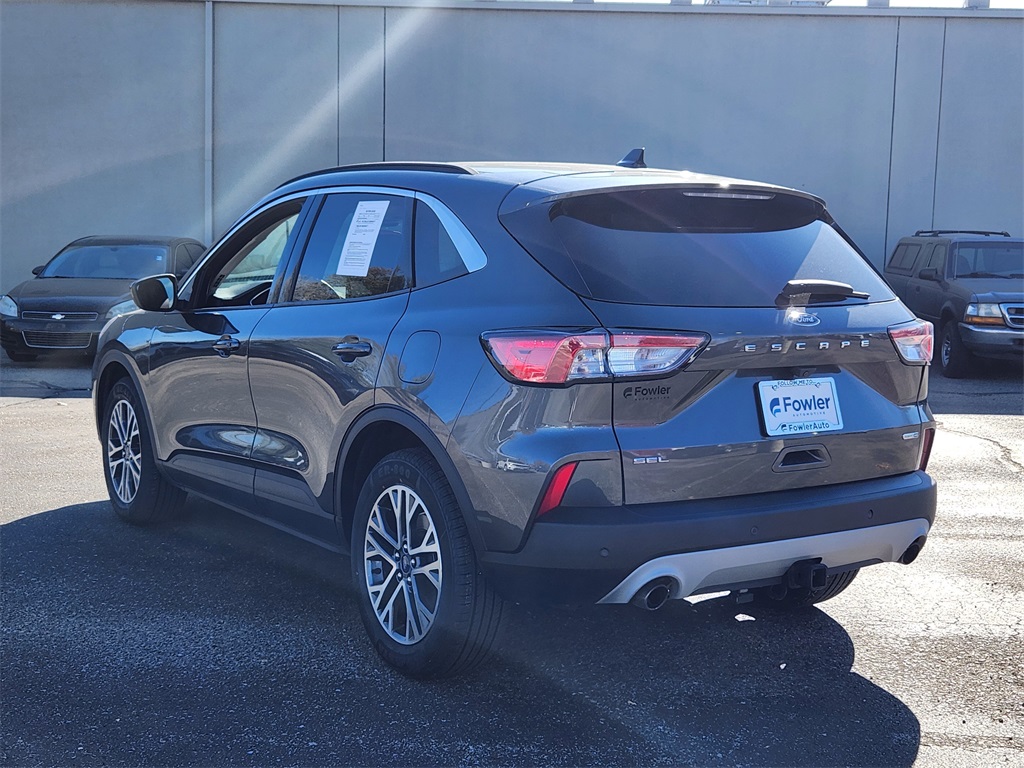 2020 Ford Escape SEL photo 2
