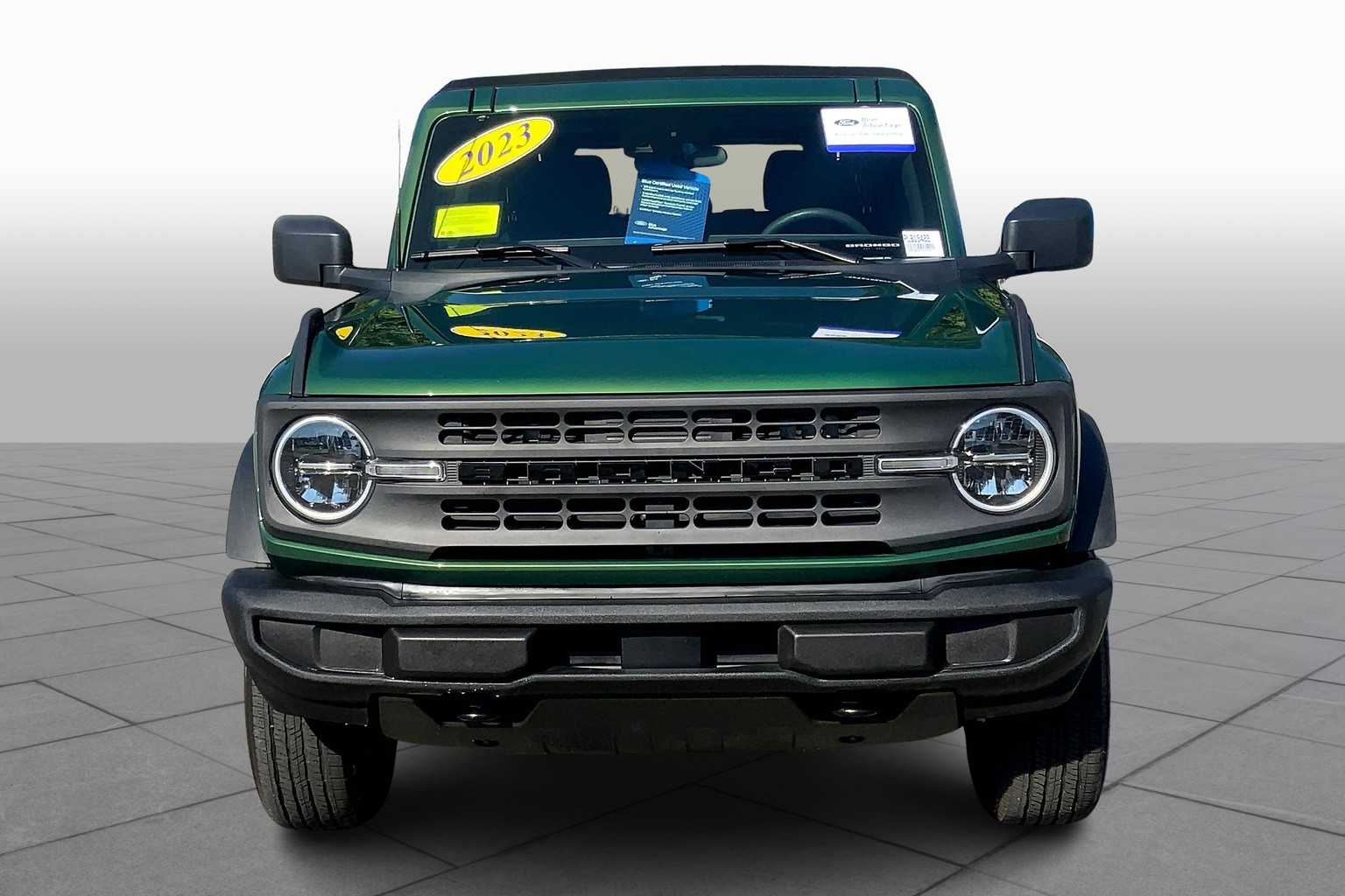 2023 Ford Bronco Base photo 3