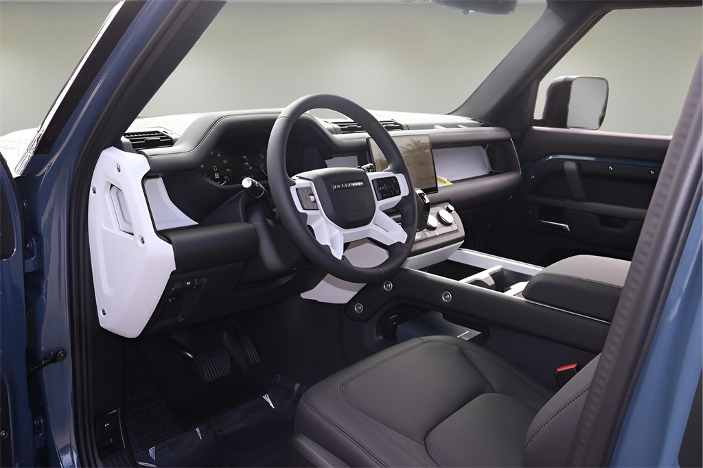 2025 Land Rover Defender 90 X-Dynamic SE photo 13