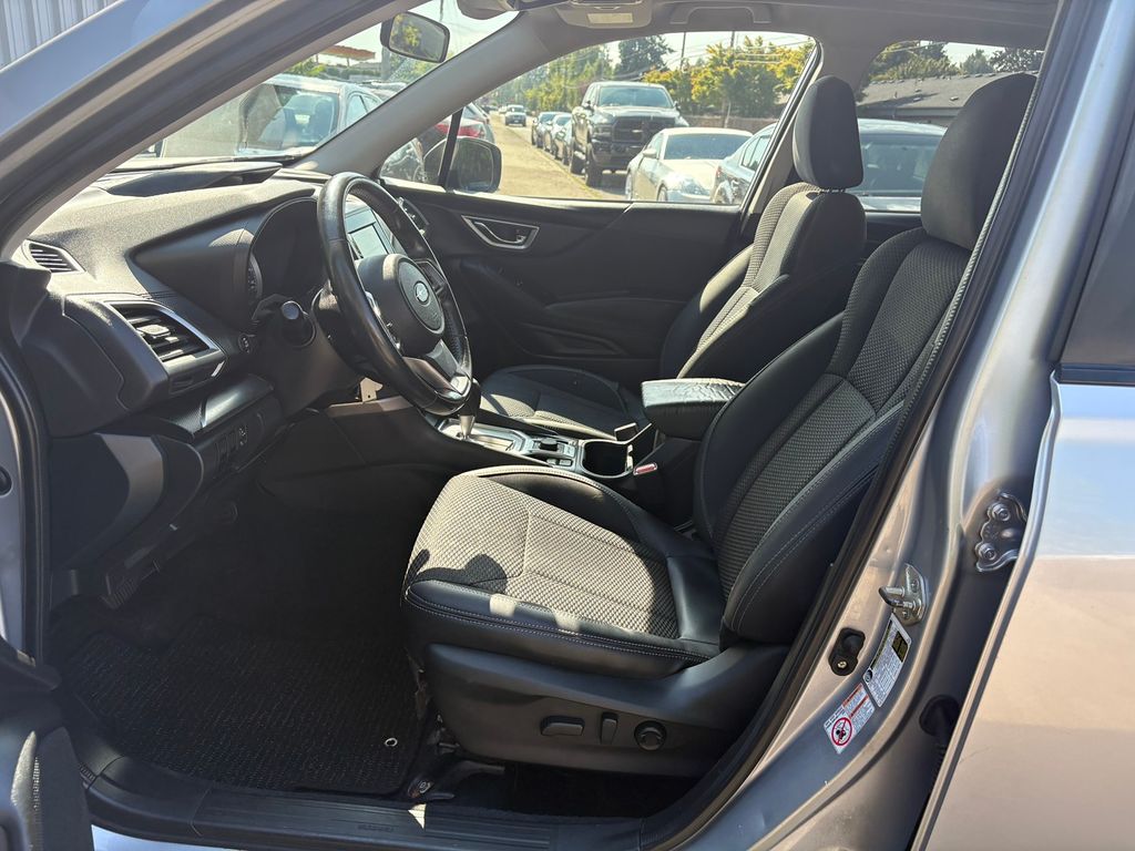 2019 Subaru Forester Premium photo 14