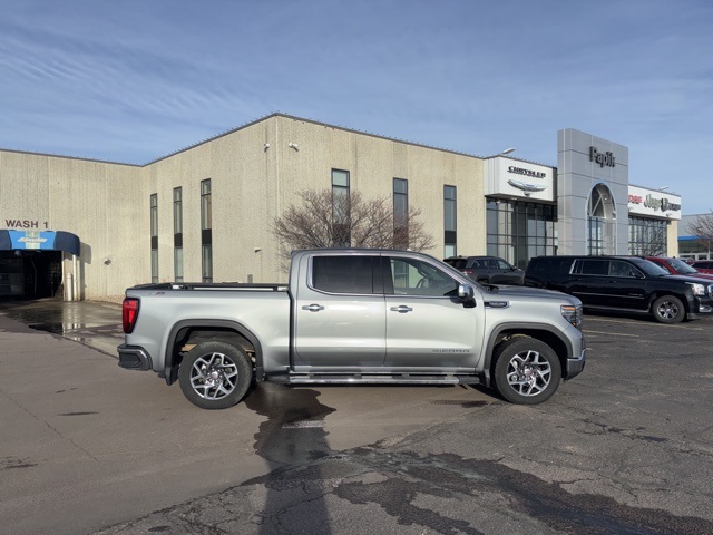2023 GMC Sierra 1500 SLT's photo