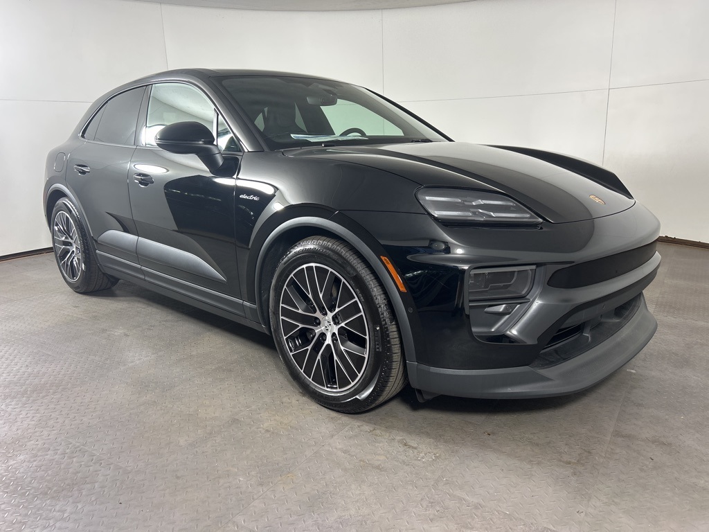 2025 Porsche Macan Electric 4 photo 3